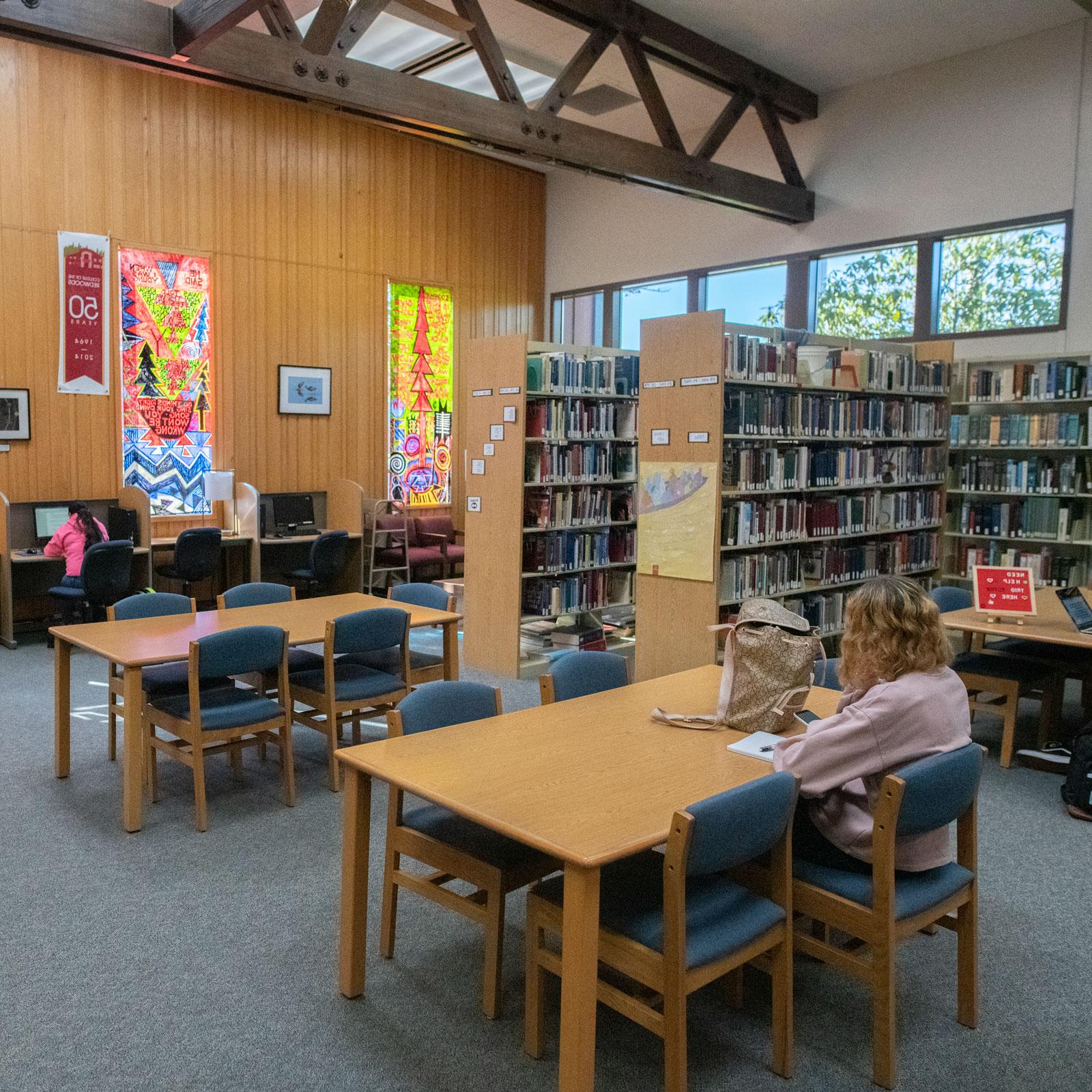 Del Norte's campus library